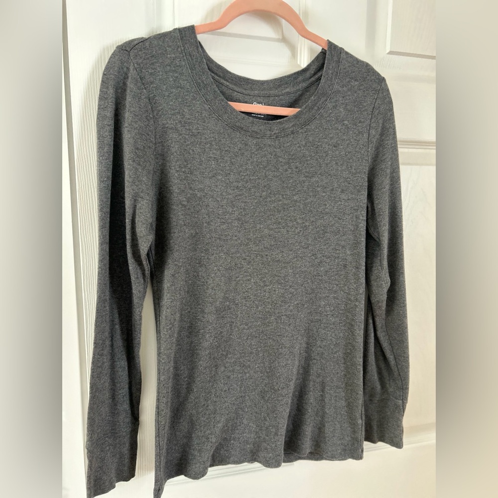 GAP  Supersoft Women's Long Sleeve Crewneck Top - Charcoal Gray